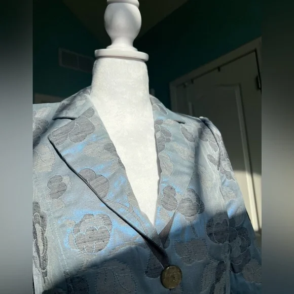 Armani Iridescent Blue Jacquard Blazer Floral Pattern, Size 4 - Picture 7 of 15